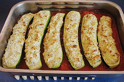 Überbackene Zucchini mit Schafskäse 10