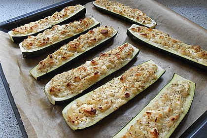 Überbackene Zucchini mit Schafskäse 25