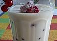 Buttermilchgelee mit Johannisbeeren
