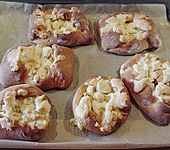 Apfeltaschen mit Streusel (Bild)