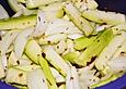 Sauer eingelegte Zucchini
