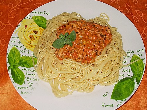 Spaghetti mit Tomaten - Thunfisch - Sauce (Rezept mit Bild) | Chefkoch.de