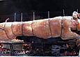 Gef&uuml;lltes Spanferkel vom Holzfeuergrill
