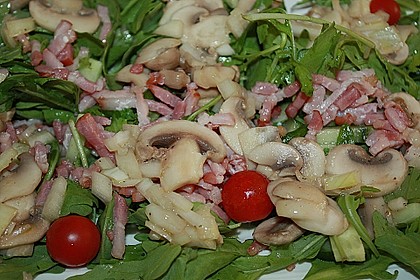 Salat mit gebratenen Champignons 1