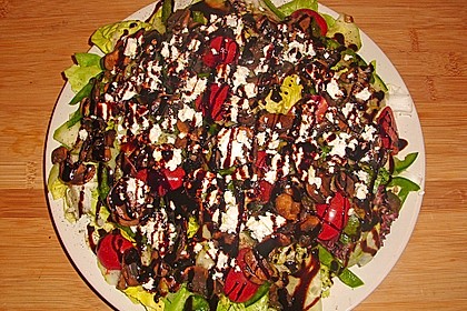 Salat mit gebratenen Champignons 6