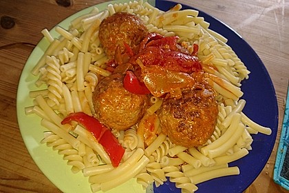 Fleischbällchen mit Paprikasoße 31
