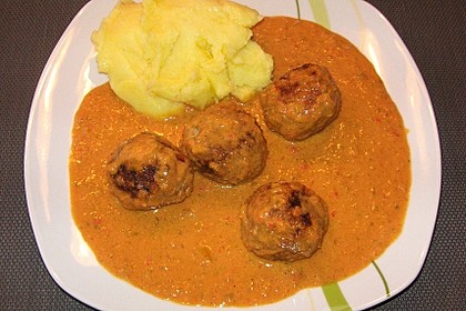 Fleischbällchen mit Paprikasoße 20