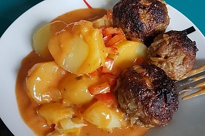 Fleischbällchen mit Paprikasoße 8