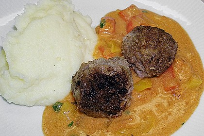 Fleischbällchen mit Paprikasoße 33