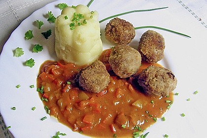 Fleischbällchen mit Paprikasoße 7