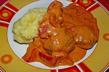 Fleischbällchen mit Paprikasoße 13