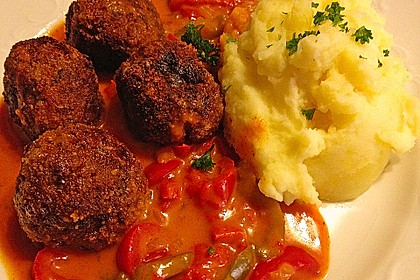 Fleischbällchen mit Paprikasoße 6