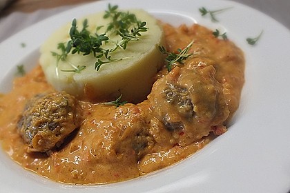 Fleischbällchen mit Paprikasoße 3