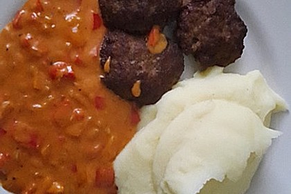 Fleischbällchen mit Paprikasoße 14
