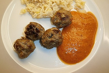 Fleischbällchen mit Paprikasoße 17