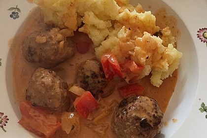Fleischbällchen mit Paprikasoße 10