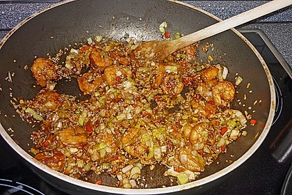 Asiatischer Glasnudelsalat mit Garnelen und Gem&uuml;se
