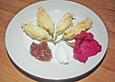 Gef&uuml;llte und frittierte Zucchinibl&uuml;ten