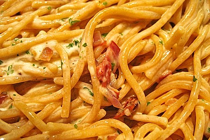 Spaghetti Carbonara mit Speck unt Petersilie 7