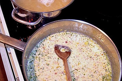 Spaghetti Carbonara mit Speck unt Petersilie 2
