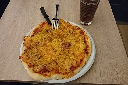 Italienischer Pizzateig 52