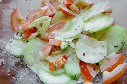 Salatdressing f&uuml;r gemischten Salat