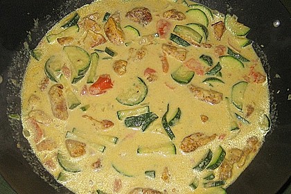 Urmelis Hähnchenbrust in Zucchini - Curry - Sahne - Sauce 56