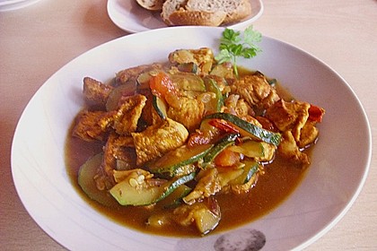 Urmelis Hähnchenbrust in Zucchini - Curry - Sahne - Sauce 19