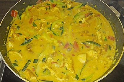 Urmelis Hähnchenbrust in Zucchini - Curry - Sahne - Sauce 61