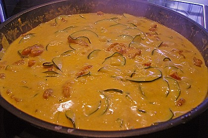 Urmelis Hähnchenbrust in Zucchini - Curry - Sahne - Sauce 43