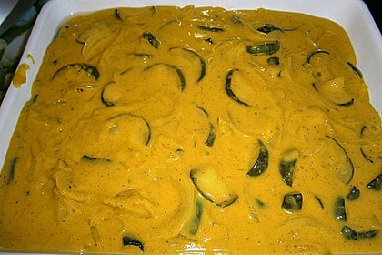 Urmelis Hähnchenbrust in Zucchini - Curry - Sahne - Sauce 70