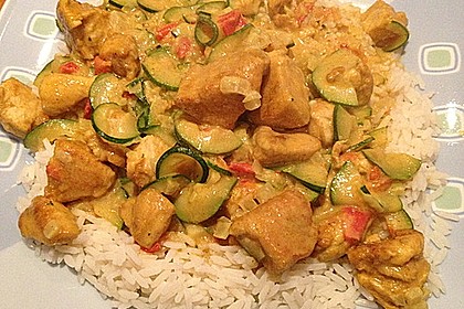 Urmelis Hähnchenbrust in Zucchini - Curry - Sahne - Sauce 7