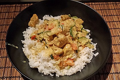 Urmelis Hähnchenbrust in Zucchini - Curry - Sahne - Sauce 40