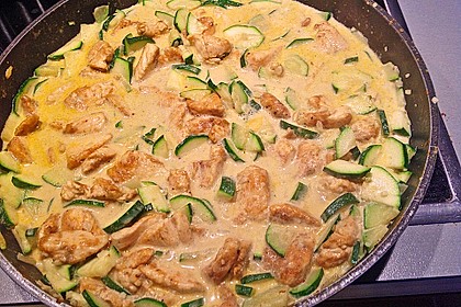 Urmelis Hähnchenbrust in Zucchini - Curry - Sahne - Sauce 18