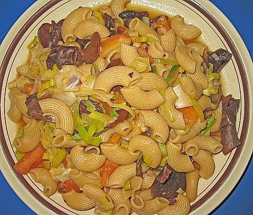 Vollkornnudeln mit Porree und Pilzen (Rezept mit Bild) | Chefkoch.de