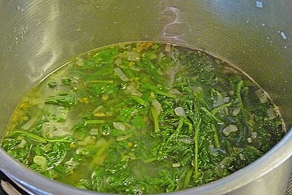 Rahmsuppe vom Feldsalat mit Parmesan 2
