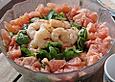 Feldsalat mit Scampi und rosa Grapefruit
