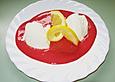 Limetten - Joghurt - Mousse mit Himbeeren