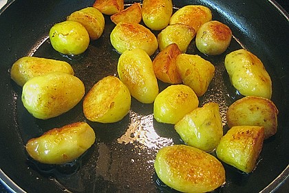 Tatarfrikadellen mit buntem Gem&uuml;se und R&ouml;stkartoffeln 3