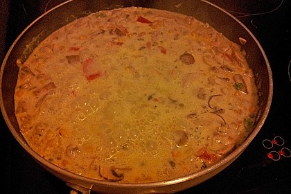 H&auml;hnchen - Pilz - Sauce mit Nudeln 3