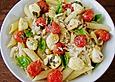 Rigatoni mit Mozzarellakugeln und Kirschtomaten