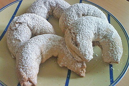 Rumänische Nusshörnchen aus Sauerrahmteig 16