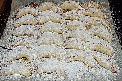 Rumänische Nusshörnchen aus Sauerrahmteig 14