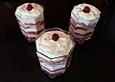 Wei&szlig;e Schokoladenmousse mit Beeren