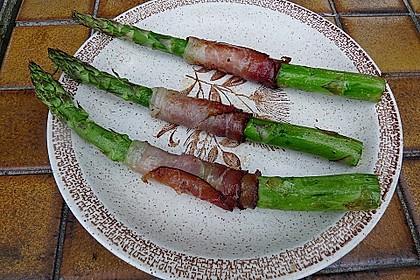 Gegrillter gr&uuml;ner Spargel mit Schinken 2