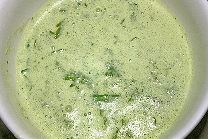 Rucolacremesuppe mit ger&ouml;steten Pinienkernen 5
