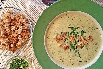 Rucolacremesuppe mit ger&ouml;steten Pinienkernen 19