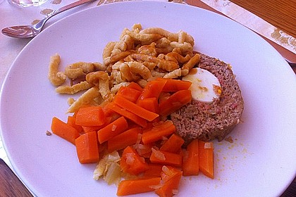 Falscher Hase mit glacierten Möhren und Spätzle 8