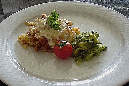Zander im Kartoffelmantel auf Fenchelgemüse mit Senfsauce 7