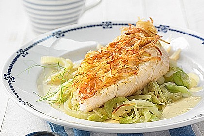 Zander im Kartoffelmantel auf Fenchelgemüse mit Senfsauce 3